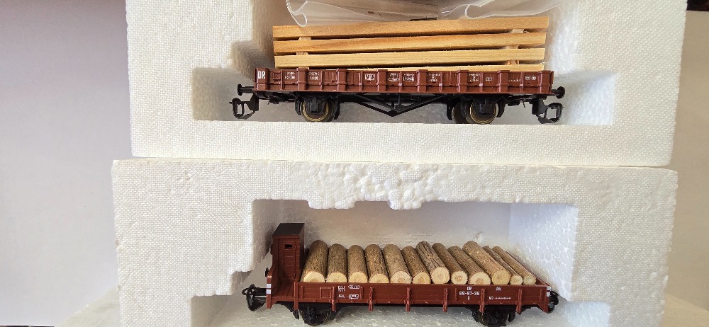 Set 2 vozů se dřevem originál TT