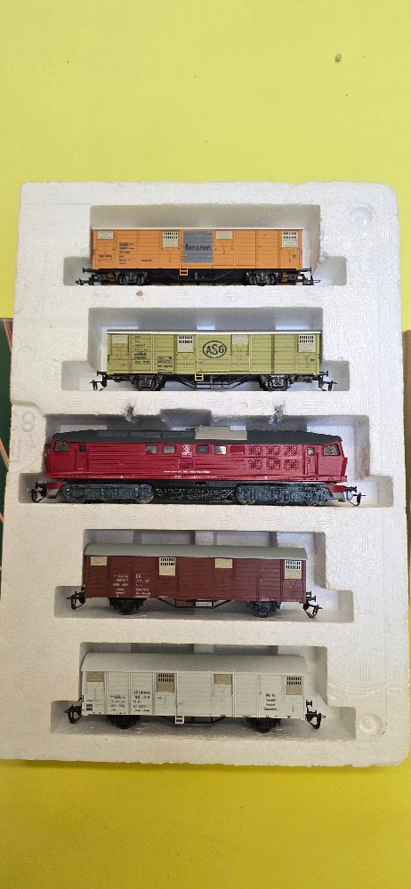 Nákladní set s loko T679 ČSD a 4 vozy orig obal (TT)