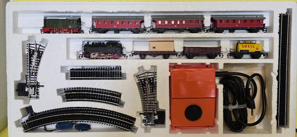 Kombinovaný set se dvěma lokomotivami V36+BR81 + vozy, koleje, trafo (TT)