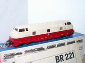 Vláčky TT vitrinový model dieselová lokomotiva 221 DB (TT)
